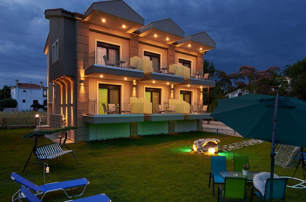 Grey House Apartments Nikiti  Esterno foto