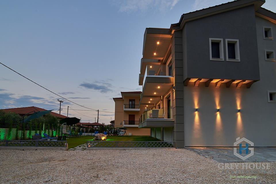 Grey House Apartments Nikiti  Esterno foto