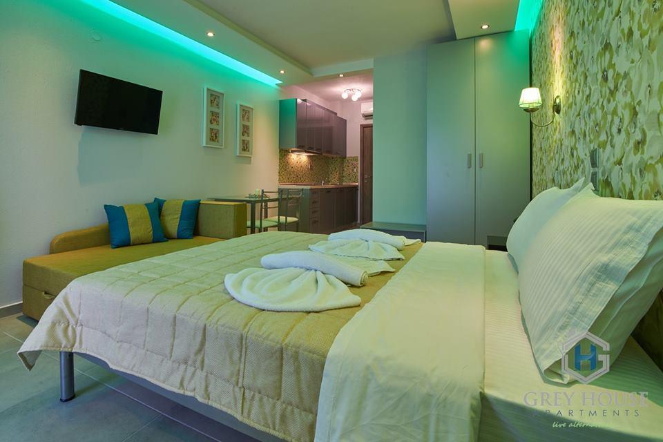 Grey House Apartments Nikiti  Esterno foto