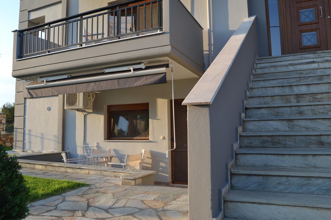 Grey House Apartments Nikiti  Esterno foto