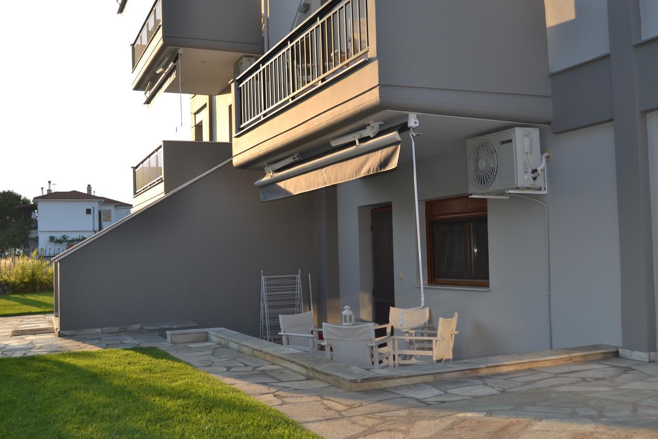 Grey House Apartments Nikiti  Esterno foto