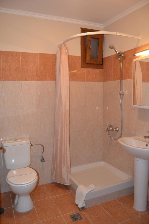 Grey House Apartments Nikiti  Esterno foto