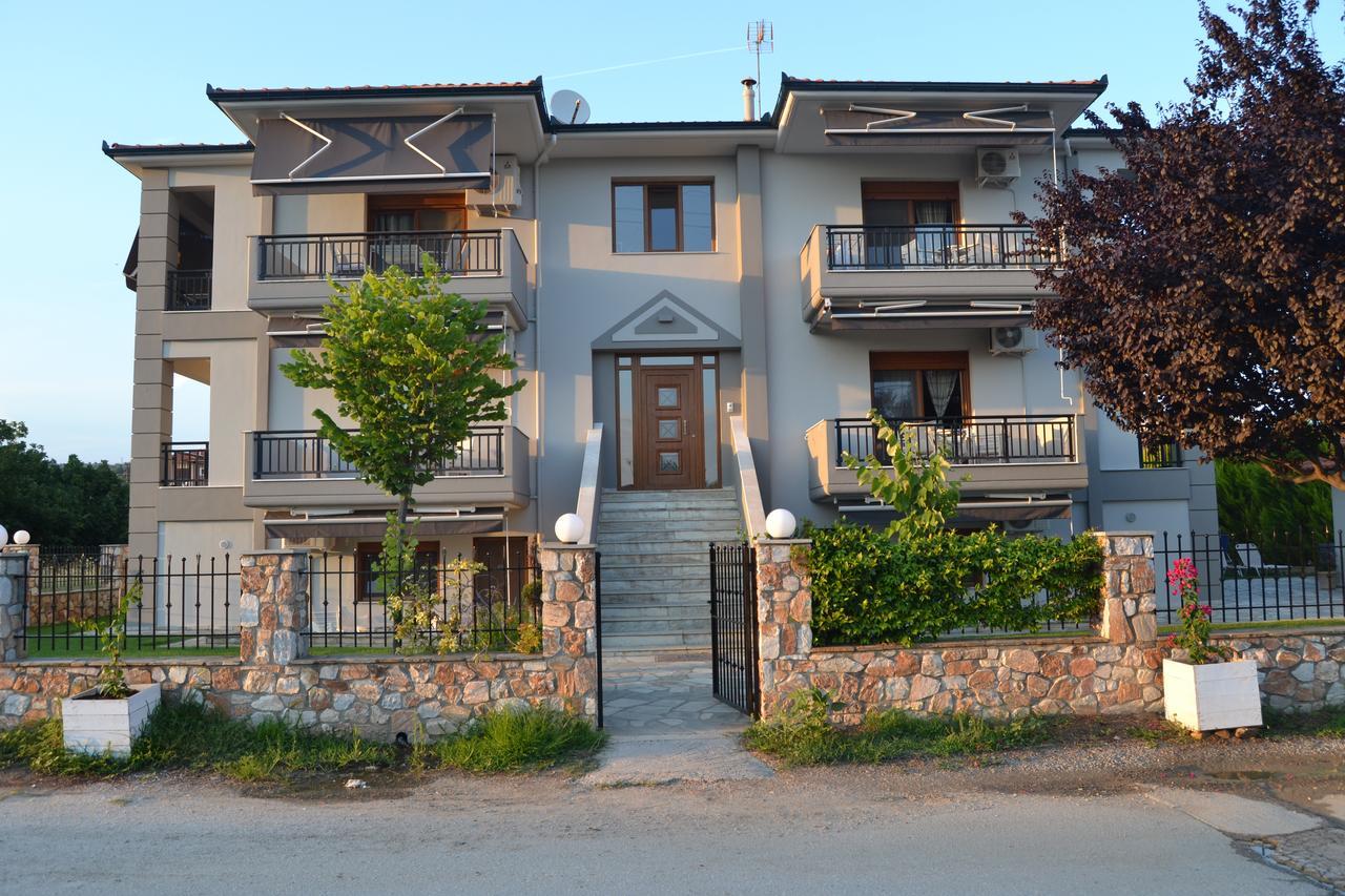 Grey House Apartments Nikiti  Esterno foto