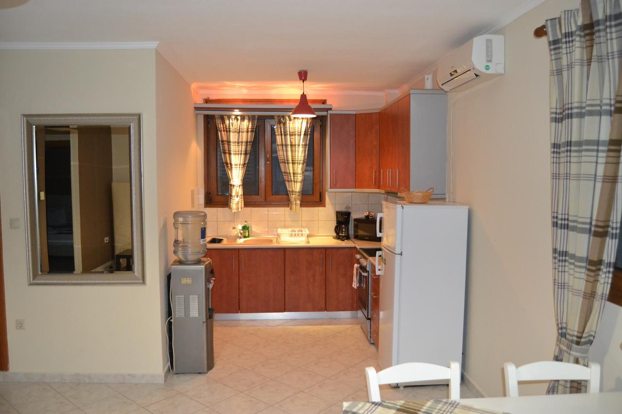 Grey House Apartments Nikiti  Esterno foto